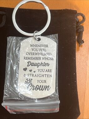 Inspirational Silver Daughter Keychain - 'Straighten Your Crown'